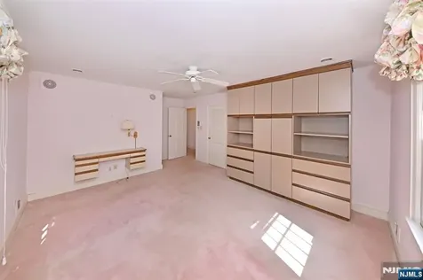 43 Twin Brooks Road Saddle River NJ 07458