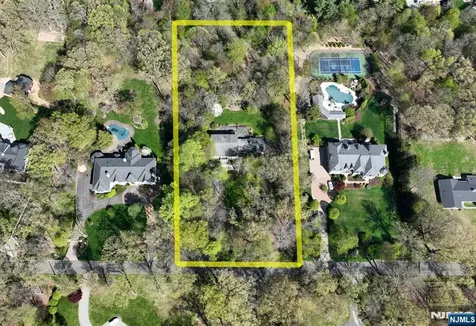 43 Twin Brooks Road Saddle River NJ 07458