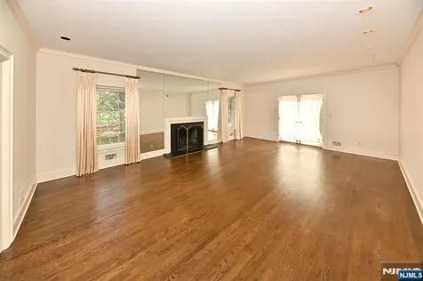 43 Twin Brooks Road Saddle River NJ 07458