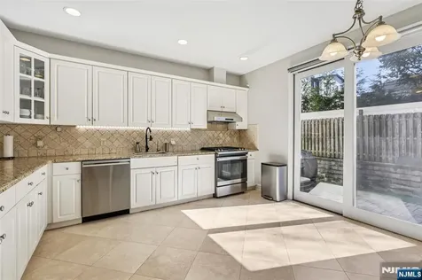 422 Hillside Avenue Palisades Park NJ 07650