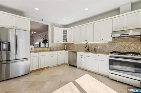 422 Hillside Avenue Palisades Park NJ 07650
