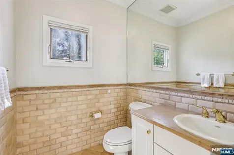 422 Hillside Avenue Palisades Park NJ 07650