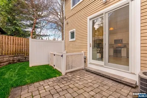 422 Hillside Avenue Palisades Park NJ 07650