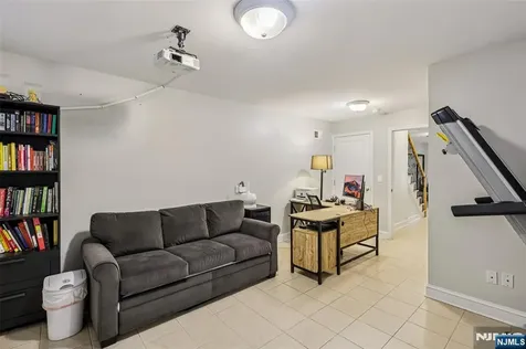 422 Hillside Avenue Palisades Park NJ 07650