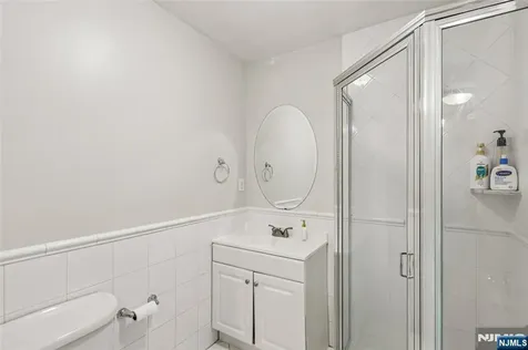 422 Hillside Avenue Palisades Park NJ 07650