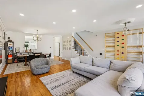 422 Hillside Avenue Palisades Park NJ 07650