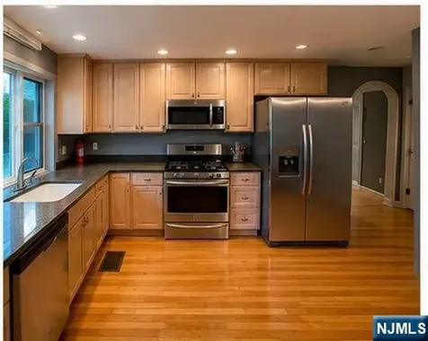 14 Baywood Terrace Wayne NJ 07470