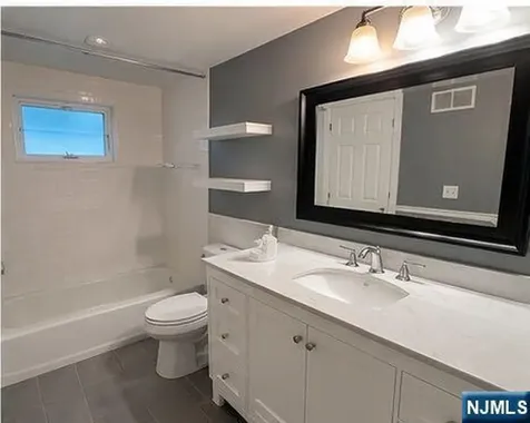 14 Baywood Terrace Wayne NJ 07470
