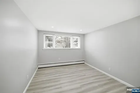 210 River Road New Milford NJ 07646