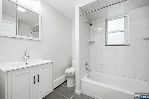 210 River Road New Milford NJ 07646