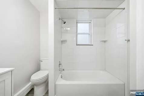 210 River Road New Milford NJ 07646