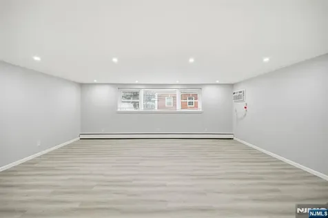 210 River Road New Milford NJ 07646