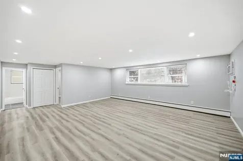 210 River Road New Milford NJ 07646