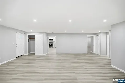 210 River Road New Milford NJ 07646