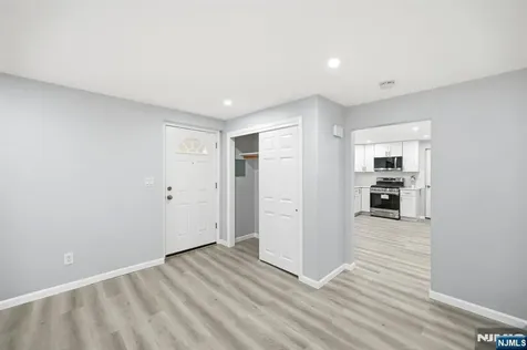 210 River Road New Milford NJ 07646