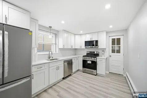 210 River Road New Milford NJ 07646
