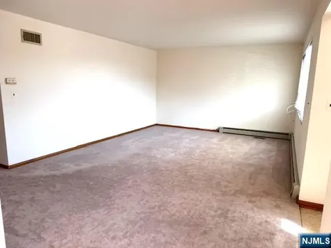 123 E Harwood Terrace Palisades Park NJ 07650