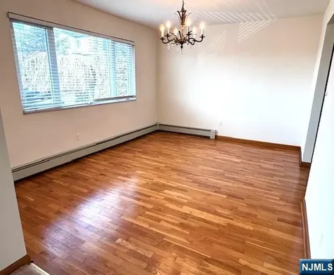 123 E Harwood Terrace Palisades Park NJ 07650