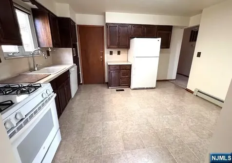 123 E Harwood Terrace Palisades Park NJ 07650