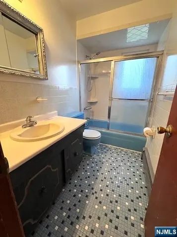123 E Harwood Terrace Palisades Park NJ 07650