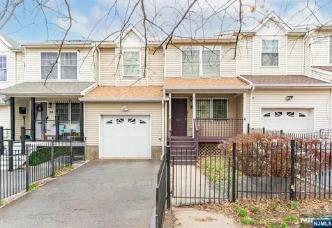 94 19th Avenue Newark NJ 07103