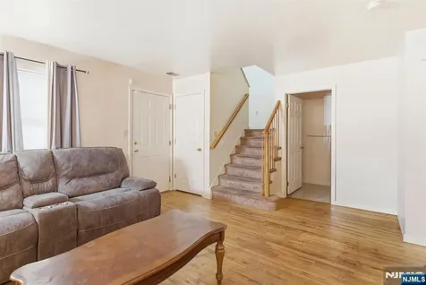 94 19th Avenue Newark NJ 07103