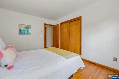 54 Briarhill Road Cedar Grove NJ 07009