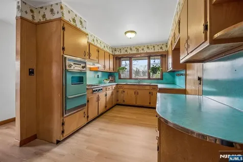 54 Briarhill Road Cedar Grove NJ 07009
