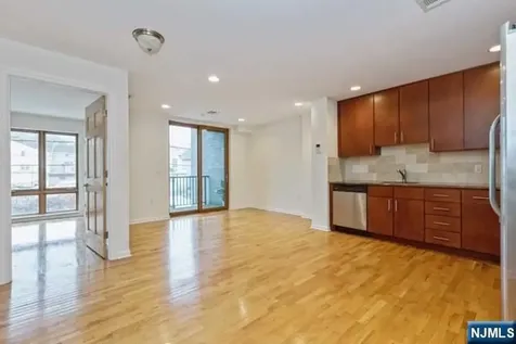 17 Meadow Road Rutherford NJ 07070
