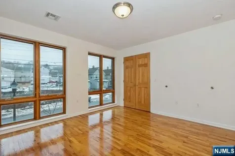 17 Meadow Road Rutherford NJ 07070