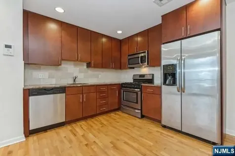 17 Meadow Road Rutherford NJ 07070