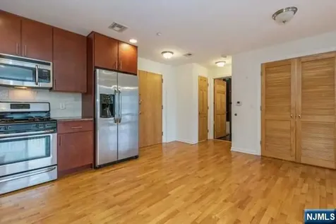 17 Meadow Road Rutherford NJ 07070