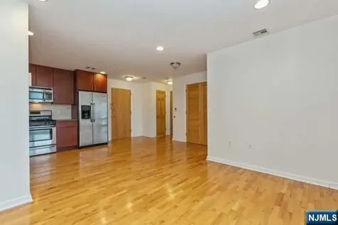 17 Meadow Road Rutherford NJ 07070