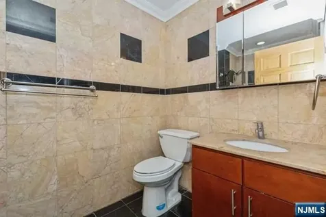 17 Meadow Road Rutherford NJ 07070