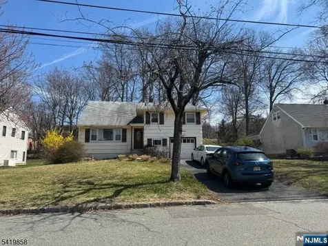 13 Claremont Avenue Livingston NJ 07039