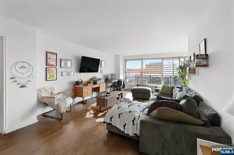 2077 Center Avenue Fort Lee NJ 07024