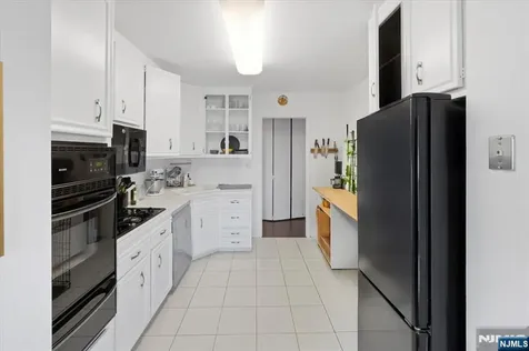 2077 Center Avenue Fort Lee NJ 07024