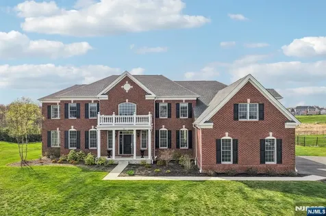 22 Woodmere Road Upper Saddle River NJ 07458