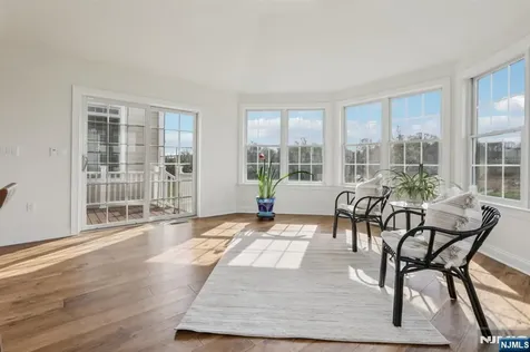 22 Woodmere Road Upper Saddle River NJ 07458