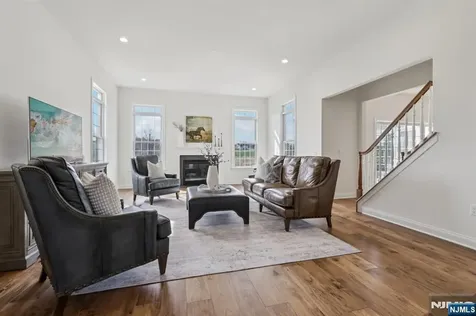 22 Woodmere Road Upper Saddle River NJ 07458