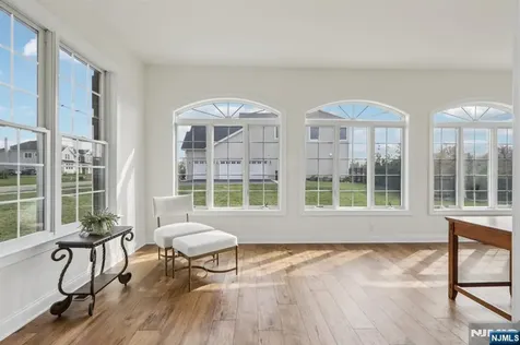 22 Woodmere Road Upper Saddle River NJ 07458