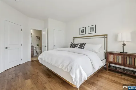 22 Woodmere Road Upper Saddle River NJ 07458