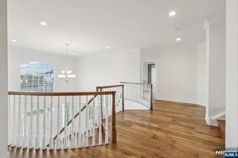 22 Woodmere Road Upper Saddle River NJ 07458