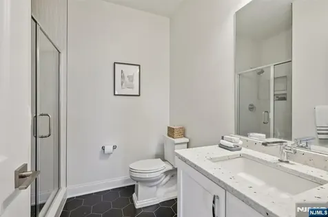 22 Woodmere Road Upper Saddle River NJ 07458