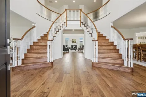 22 Woodmere Road Upper Saddle River NJ 07458