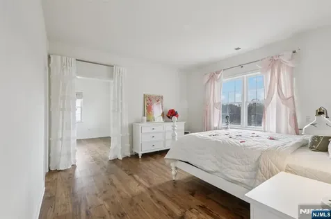 22 Woodmere Road Upper Saddle River NJ 07458