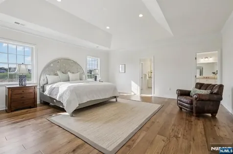 22 Woodmere Road Upper Saddle River NJ 07458