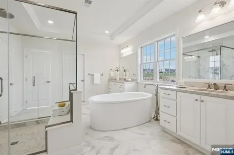 22 Woodmere Road Upper Saddle River NJ 07458