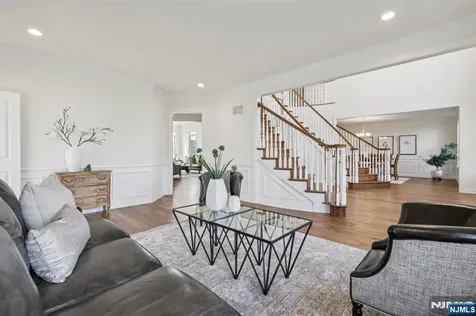 22 Woodmere Road Upper Saddle River NJ 07458