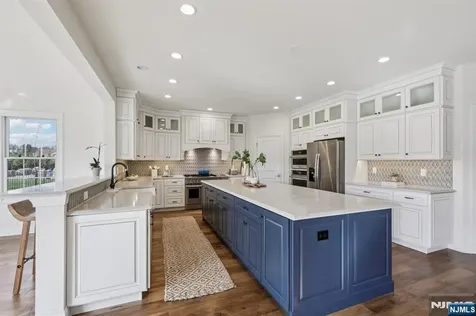 22 Woodmere Road Upper Saddle River NJ 07458